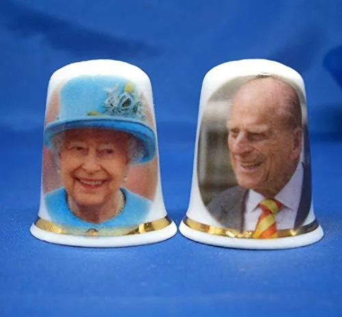 Dedal coleccionable de porcelana de porcelana - H M Queen & Prince Philip Pair Box
