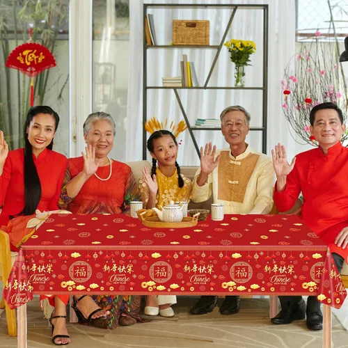 Miniatura 4 de 3 Manteles de Año Nuevo Chino - 54x108 Pulgadas Cubierta de Mesa de Plástico Desechable Roja y Dorada con Linternas, Estampado de Petardos