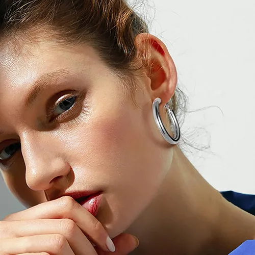 Miniatura 7 de Aretes de aro gruesos de acero inoxidable para mujer, minimalistas y elegantes, chapados en negrooro, aretes redondos hipoalergénicos, tamaño 1.181