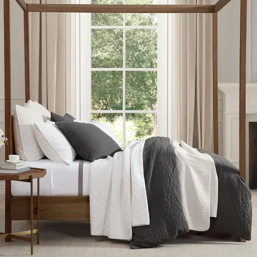 HiEnd Accents Porto Matelassé - Juego de edredón de 3 piezas con fundas de almohada, tamaño Queen, algodón gris carbón texturizado, moderno,