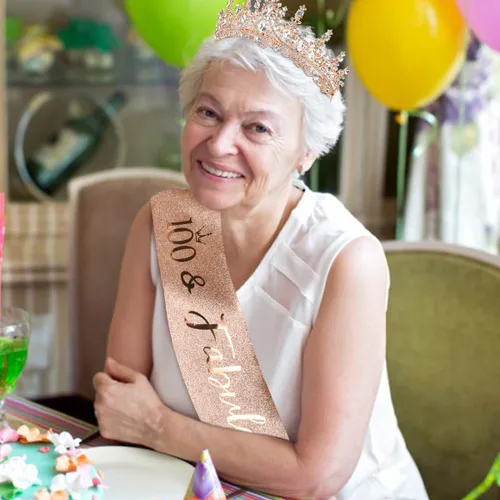 Miniatura 7 de TOBATOBA Decoraciones de cumpleaños número 100: banda y tiara de oro rosa para mujer, fabulosos suministros de fiesta
