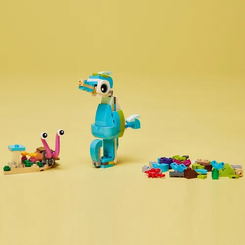 Miniatura 4 de LEGO Creator 31128 - Juguetes 3 en 1 de delfines y tortugas para niños, se transforma en caballito de mar y caracol de mar o en peces y cangrejos