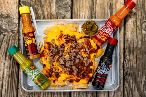 Miniatura 9 de La Perrona Variedad de salsa picante Chiltepin, asado, verde y negra Botellas de 5 onzas Hecho a mano Paquete variado de salsa picante
