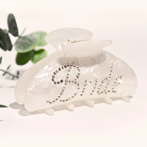 Aileam - Pinza para el pelo de garra de novia, pinza de pelo acrílico blanco con diseño de plátano, logotipo de novia de diamantes de imitación,