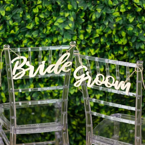 Miniatura 4 de Efavormart - Juego de 2 letreros de madera natural para silla de novia y novio, caligrafía de 12 x 5 pulgadas, accesorios para fotos de boda