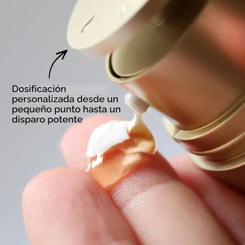 Miniatura 6 de Clarins DOUBLE SERUM EYE Tratamiento antienvejecimiento para ojos Suaviza visiblemente, reafirma, hidrata y revitaliza para ojos más jóvenes