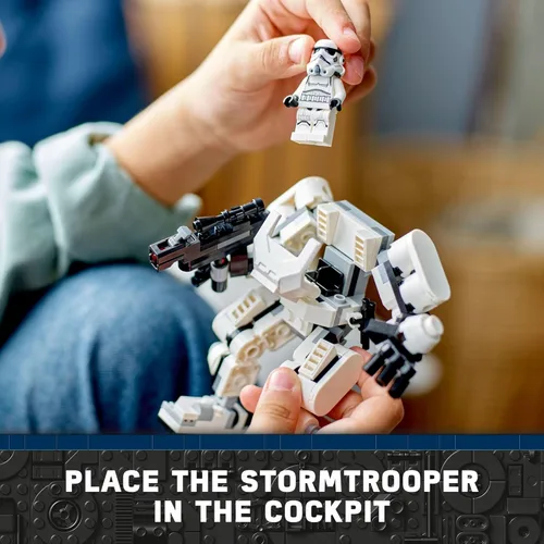 Miniatura 3 de LEGO Star Wars Stormtrooper Mech 75370 Star Wars coleccionable para niños, esta figura de acción de Star Wars para construir cuenta con una cabina