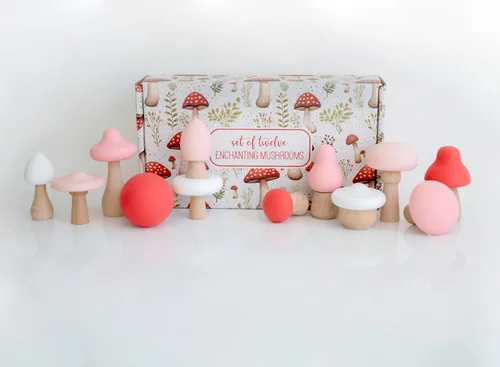 Pink Mushroom Woodland Kids Garden Fungi Juego de decoración de mesa de hongos - Juguetes de madera - 12 piezas