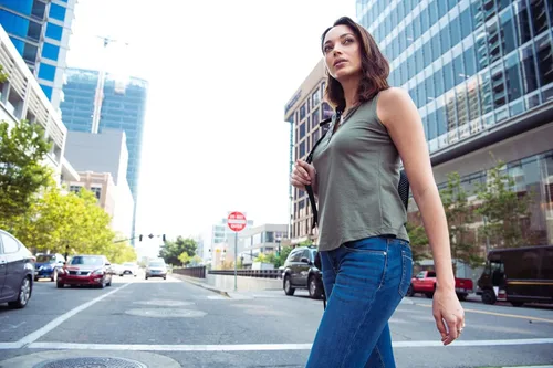 Miniatura 5 de Vertx Camiseta sin mangas Guardian para mujer, transporte oculto de equipo táctico para ropa al aire libre de militares, policías, ropa de seguridad