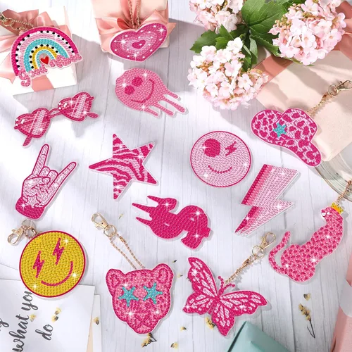 Miniatura 6 de Siifert 15 piezas de llavero de pintura de diamante de preppy kit de pintura de diamante rosa, llavero de cara sonriente de leopardo rosa, lindos