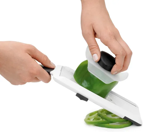 Miniatura 7 de OXO Cortadora de mandolina de mano Good Grips para cocina, cortador de verduras ajustable
