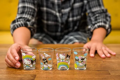 Miniatura 9 de Silver Buffalo Sanrio Hello Kitty and Friends Rainbow With Badtz-Maru, My Melody, Cinnamoroll, Kuromi, Little Twin Stars, Pochacco, Keroppi, Tuxedo