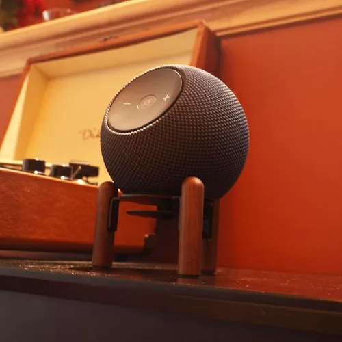 Miniatura 5 de Soporte de madera de escritorio para Echo Dot Max 2025, aumenta la altura del altavoz. Mejora la calidad del sonido y oculta el cable