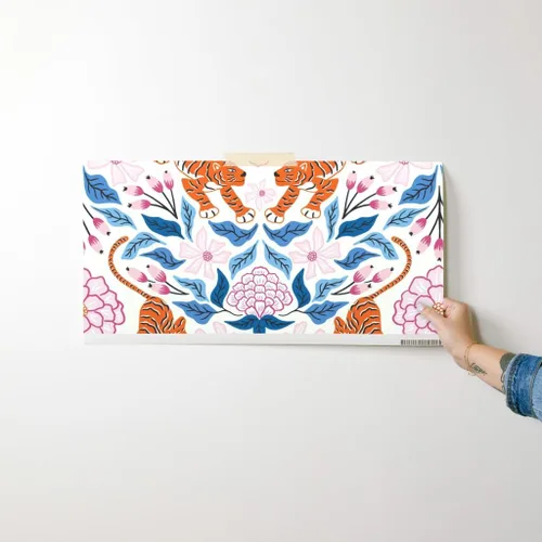 Miniatura 7 de Papel tapiz autoadhesivo para despegar y pegar, Maximalist Tropical Jungle Damasco, exótico, botánico, floral, tigre, rosa, azul, papel tapiz