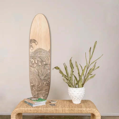 Miniatura 8 de Creative Co-Op Decoración de pared de tabla de surf decorativa costera, rayas rojas y azules superpuestas sobre madera natural, se cuelga vertical u
