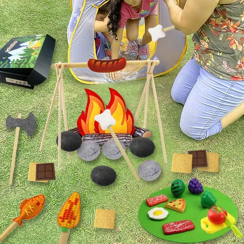 Miniatura 7 de 45 piezas de juguete de fogata para niños, juguetes de campamento para niños pequeños, juego de fogata de fieltro con frutas cortadas de simulación