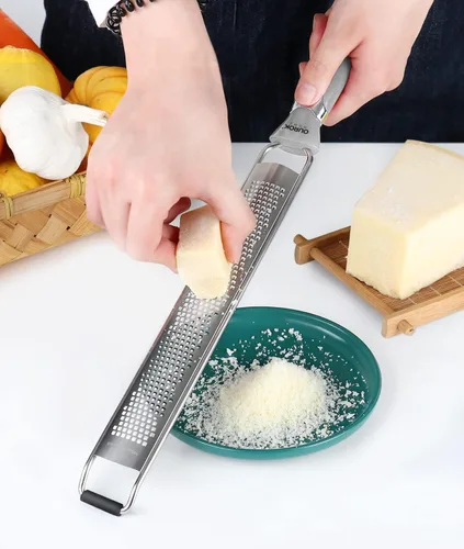 Miniatura 6 de Ourokhome Rallador de Limón de Cocina, Rallador de Queso Parmesano de Acero Inoxidable Manual para Jengibre, Chocolate, Coco, Lima, Nuez Moscada
