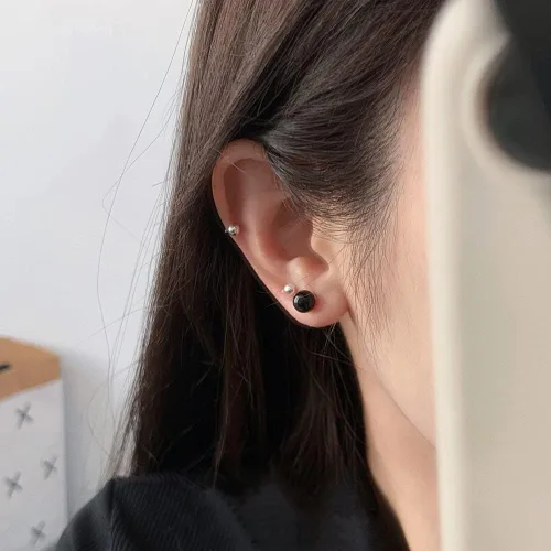 Miniatura 4 de Aretes redondos de plata de ley con ónix negro en joyería 100% hipoalergénica
