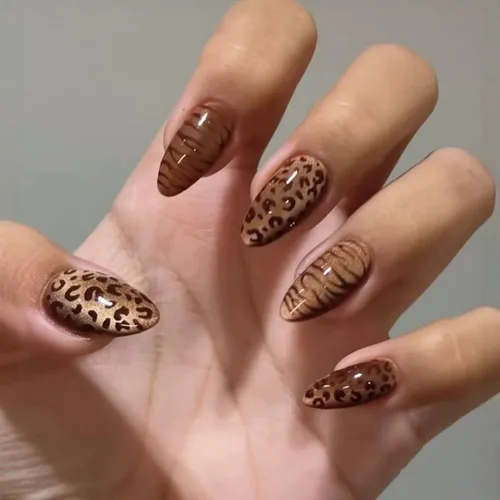 Miniatura 8 de Uñas postizas a presión de almendra marrón, medianas con diseños de leopardo y purpurina, uñas postizas en forma de almendra otoñal, uñas acrílicas