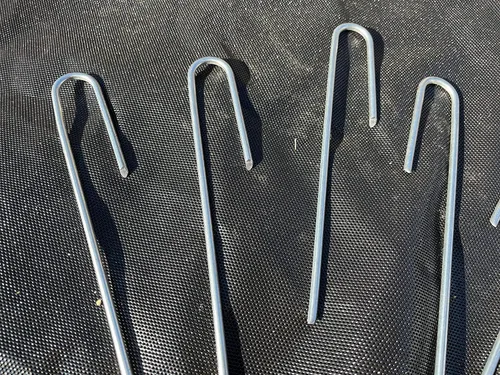 Miniatura 7 de Sandbaggy Paquete de 100 estacas de tubo de goteo para paisaje, 5 pulgadas de longitud, calibre 11, resistentes, anclajes de goteo, pasadores