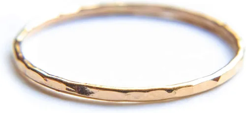 Ellie J Maui Anillo martillado, anillos apilables delgados de 0.039 pulgadas (0.039 in), anillos minimalistas para mujeres, anillos rellenos de oro