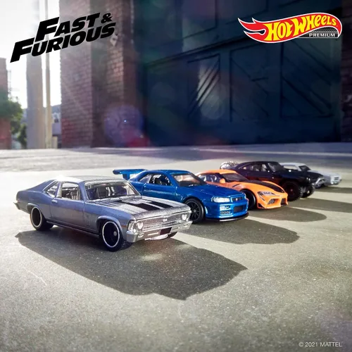 Miniatura 3 de Hot Wheels Colección Fast & Furious de vehículos a escala 1:64 de la franquicia Fast Film, autos modernos y clásicos, gran regalo