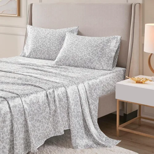 Miniatura 49 de Madison Park Essentials Juego de 2 fundas de almohada de satén para cabello y piel, lujosamente suave, sedosa con brillo natural, fresca al tacto