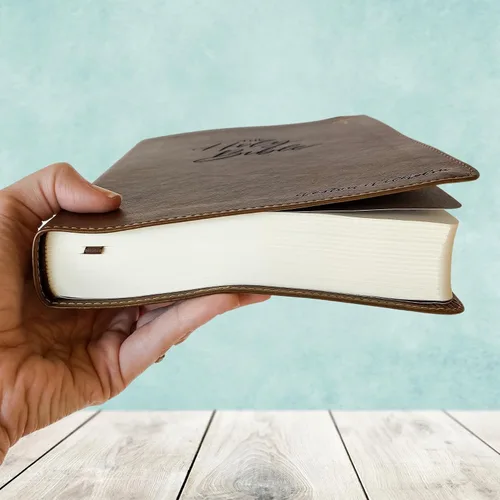Miniatura 5 de Biblia grabada a mano con letras y láser NIV Journaling, regalo personalizado, grabado de nombre personalizado disponible