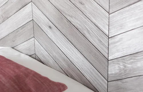 Miniatura 6 de d-c-fix Papel de contacto autoadhesivo de grano de madera gris cheurón, impermeable, extraíble, vinilo decorativo para cocina, encimeras, armarios
