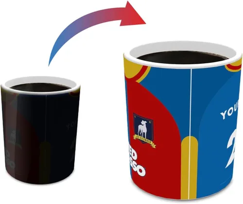 Miniatura 2 de Morphing Mugs Ted Lasso – AFC Richmond Jersey Design – Personalizar con nombre y número – Una taza de cerámica que cambia de color de 11 oz – Imagen