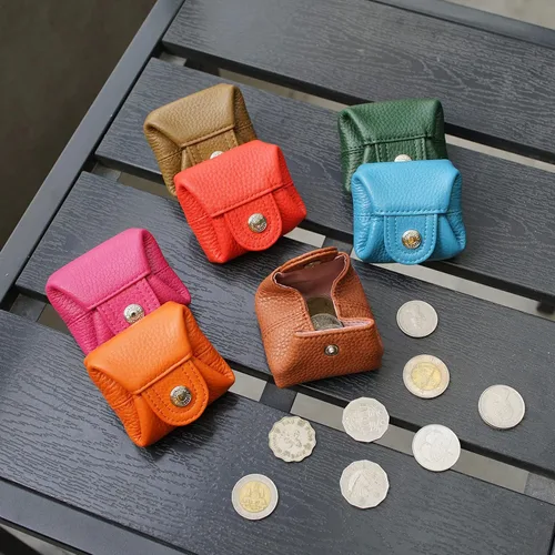 Miniatura 43 de Cockatoo Monedero de cuero genuino para cambio, mini billetera con bolsillo a presión para hombres y mujeres, Rojo (Aurora Red), Casual