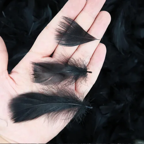Miniatura 2 de 400 plumas negras, pequeñas plumas naturales para manualidades a granel, colores surtidos de 2.0-3.1 in, plumas de ganso para relleno de regalos