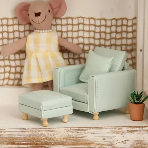 Miniatura 8 de Sofá de cuero para casa de muñecas en miniatura, a escala 1:12, juego de muebles de mini sofá con cojines para figura de muñeca de 3 a 6 pulgadas