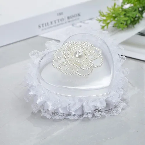 Miniatura 11 de Caja de soporte para anillo de boda en forma de corazón, almohada romántica para portador de anillo de encaje blanco, cojín romántico de perlas