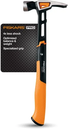 Fiskars Pro IsoCore - Martillo de uso general de 20 oz (15.5") - con garra de extracción, agarre absorbente de impactos y iniciador magnético de