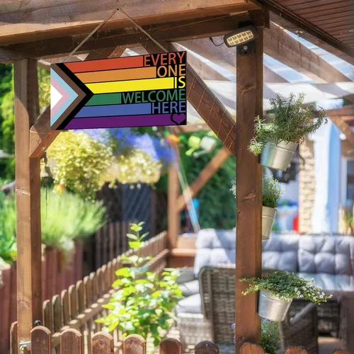 Miniatura 6 de Letrero LGBT de arco iris para puerta delantera, decoración de pared de madera con texto en inglés "Every One Is Welcome Here