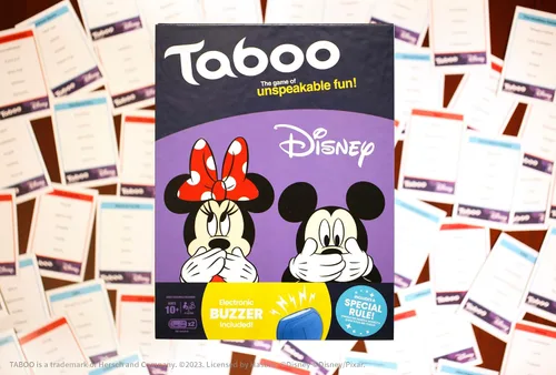 Miniatura 6 de Taboo: Edición Disney Juego de mesa de fiesta Juego temático de adivinar palabras en familia Mercancía oficialmente licenciada Juego para 2
