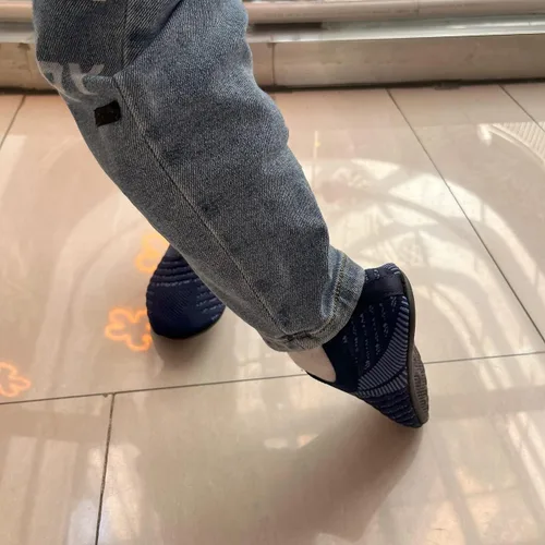 Miniatura 3 de Hayeabi Pantuflas de casa ligeras para interiores y exteriores, con agarre antideslizante, zapatos cómodos para el hogar para niños y niñas