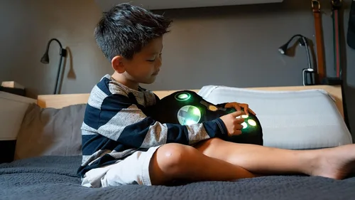 Miniatura 5 de Unicorns & Robots Almohada iluminada para niños, luz nocturna LED de felpa para niños y niñas, certificado Oeko TEX, juguete iluminado para dormir