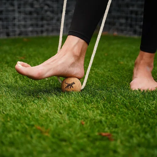 Miniatura 6 de Tiger Tail ReGreen Bola de rodillo de corcho de 2.6 bolas de masaje con cuerda + cuerda de algodón de 50 pulgadas - Masaje profundo de tejidos