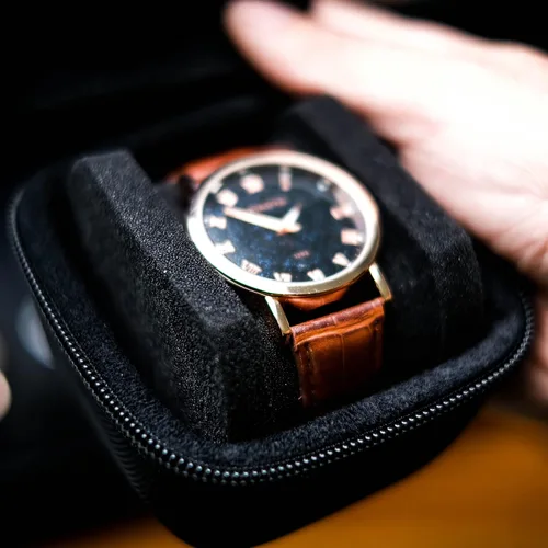 Miniatura 6 de Estuche de viaje único para reloj duro, Caja organizadora de exhibición enrollable para reloj inteligente deportivo de hombre con almohadilla