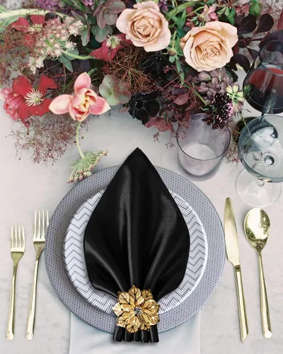 Miniatura 2 de VIJIV Juego de 12 servilletas de tela y juego de 6 anillos para servilletas dorados, 17x17 servilletas de cena de satén cuadradas con flores