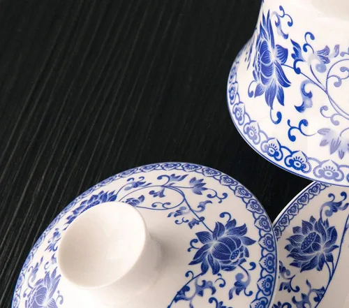 Miniatura 5 de Liang baobao Juego de Té Tradicional Gaiwan con Tapa y Platillo Taza de Té Gongfu de Porcelana Diseño Azul de Loto Tazas de 200ml