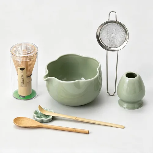 Miniatura 14 de Juego de Matcha, Juego de Matcha de Cerámica Floral de 8 Piezas con Batidor de Matcha, Soporte, Cuchara, Reposa-cuchara, Colador, Cuchara y Paño