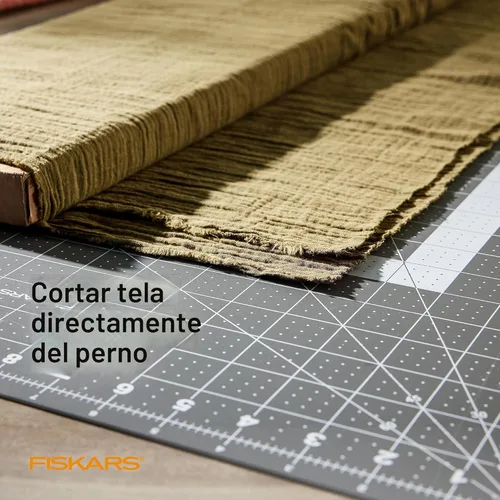 Miniatura 8 de Fiskars Alfombrilla de corte autorreparable para acolchados, artes y manualidades, cuadrícula de 24 x 36 pulgadas, tapete de coser, tabla de cortar