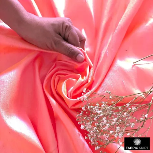 Miniatura 2 de Fabric Mart Direct The Yard, tela Dupioni de seda rosa, oro por The Yard, 2 yardas continuas 41 pulgadas de ancho Slubbed Dupioni Silk Solid