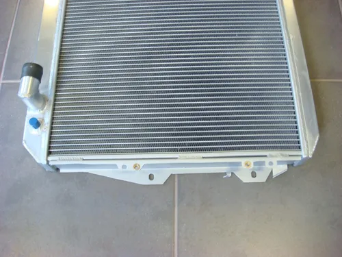 Miniatura 3 de Radiador de aluminio completo de 1.969 in + ventilador para Toyota Surf Hilux LN106 LN111 1988-1997 89 90 91 92 93 94 95 96 Toyota Surf Hilux LN106