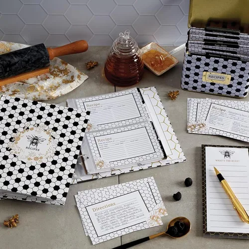 Miniatura 2 de C.R. Gibson Juego de tarjetas de recetas y caja: caja de recetas de lata de estilo vintage con 40 tarjetas y 12 divisores, 4.2 x 6.6 pulgadas