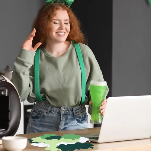 Miniatura 6 de Kisston 360 piezas de papel de trébol del día de San Patricio de 3.9 pulgadas, con forma de trébol verde y blanco, troquelados para proyectos