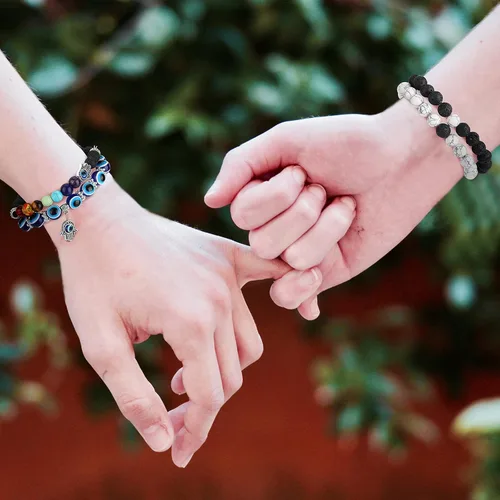 Miniatura 5 de Juego de 4 pulseras de mal de ojo, pulseras de cuentas Hamsa con dije de chakra, pulsera elástica para mujeres, adolescentes y niñas